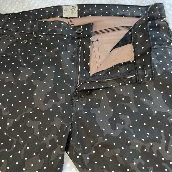 NWOT. Kennedy  Black / Brown Camo/White Polka Dot Print Jeans - Picture 4 of 7